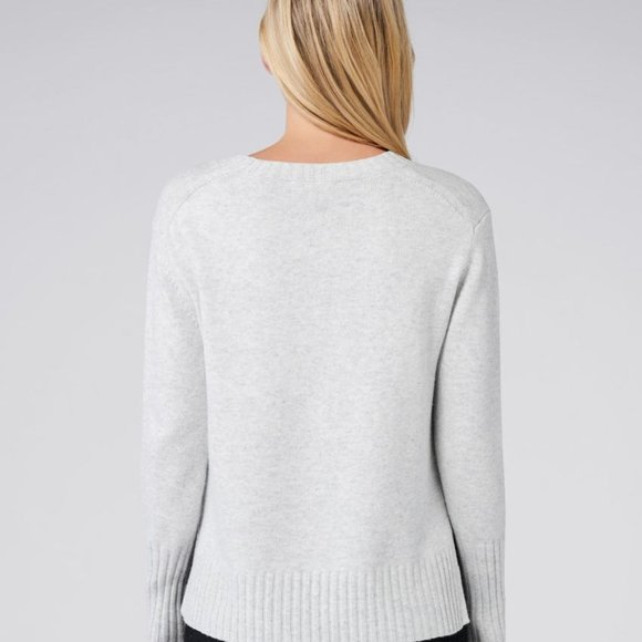 Luxurious Grey Crewneck Sweater - Picture 2 of 4